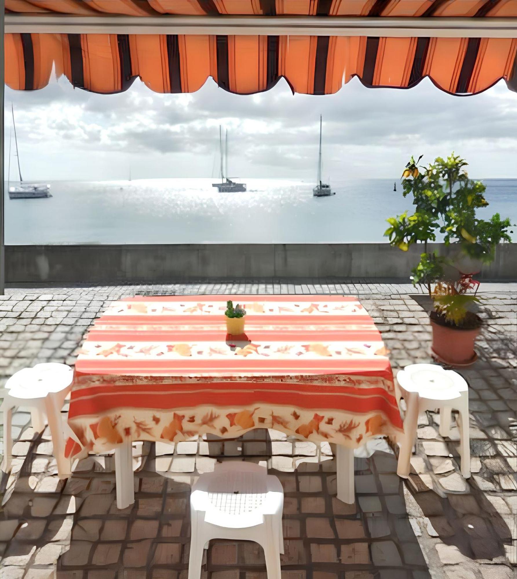 Maison De Charme A Saint-Pierre Avec Vue Sur Mer Et Montagne Dış mekan fotoğraf